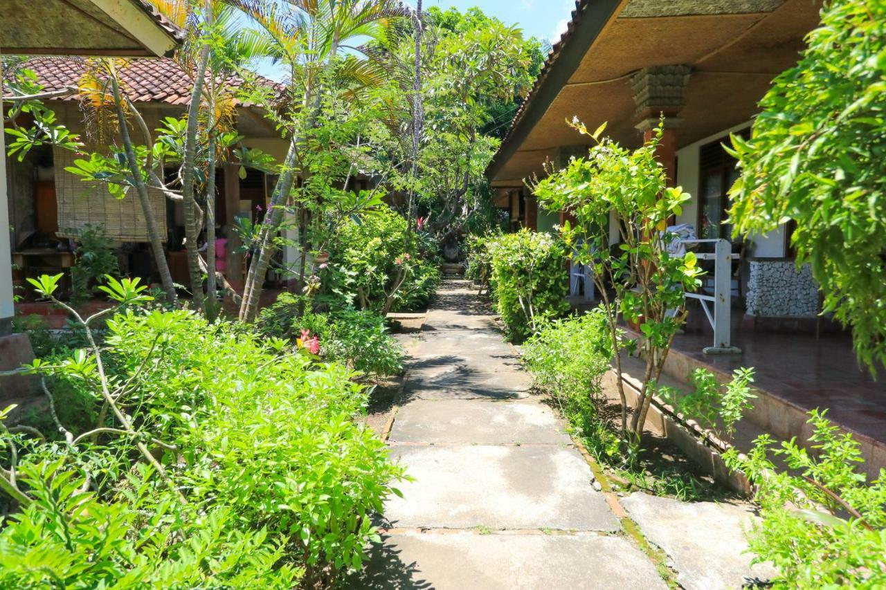 Mertha Jati Hotel Kuta Lombok Exteriör bild